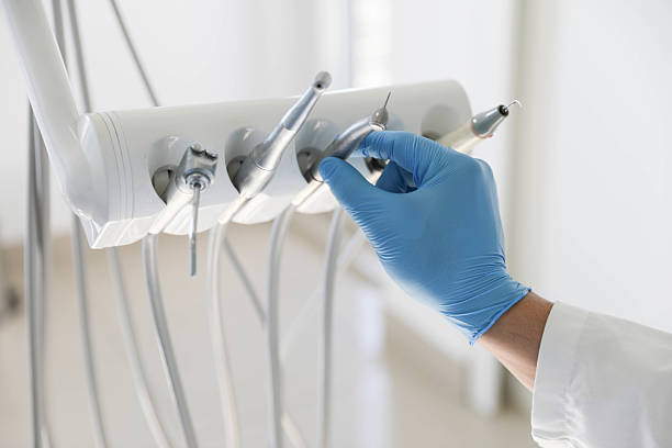 Professional Tooth Extraction technician working in La Villa, TX